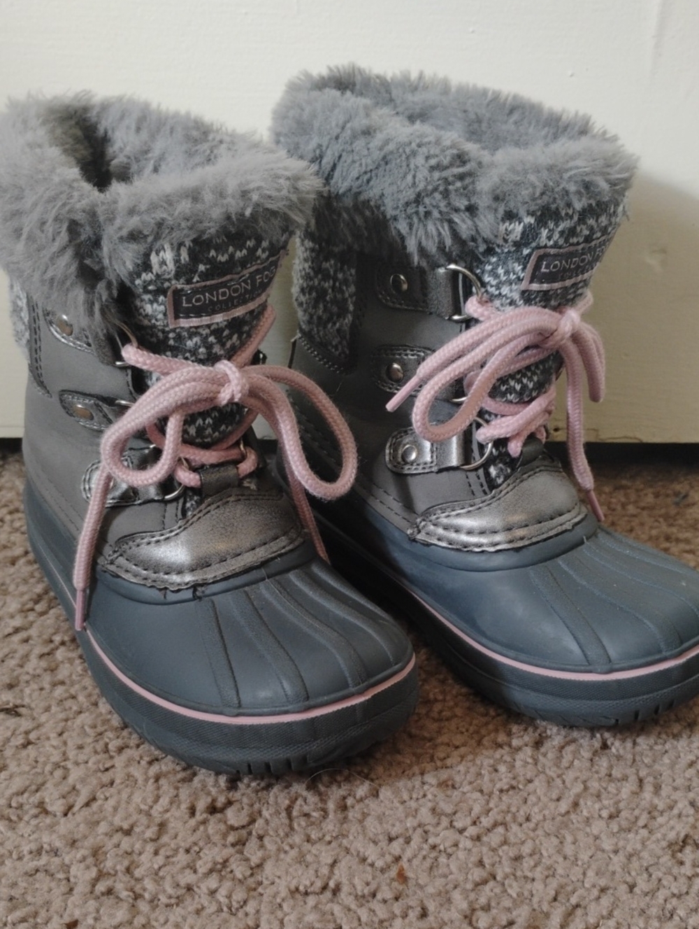 London Fog Tottenham sz 11 Kids Gray and Pink Insulated Snow Boots
